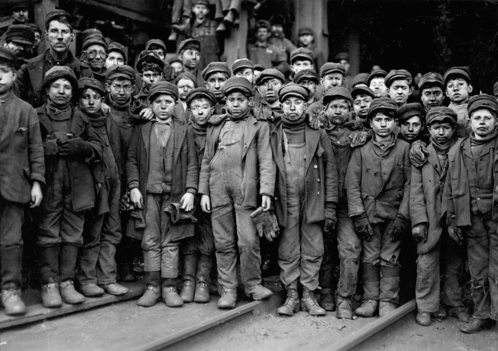 Breaker boys working in Ewen Breaker of Pennsylvania Coal Co. South Pittston, Pennsylvania